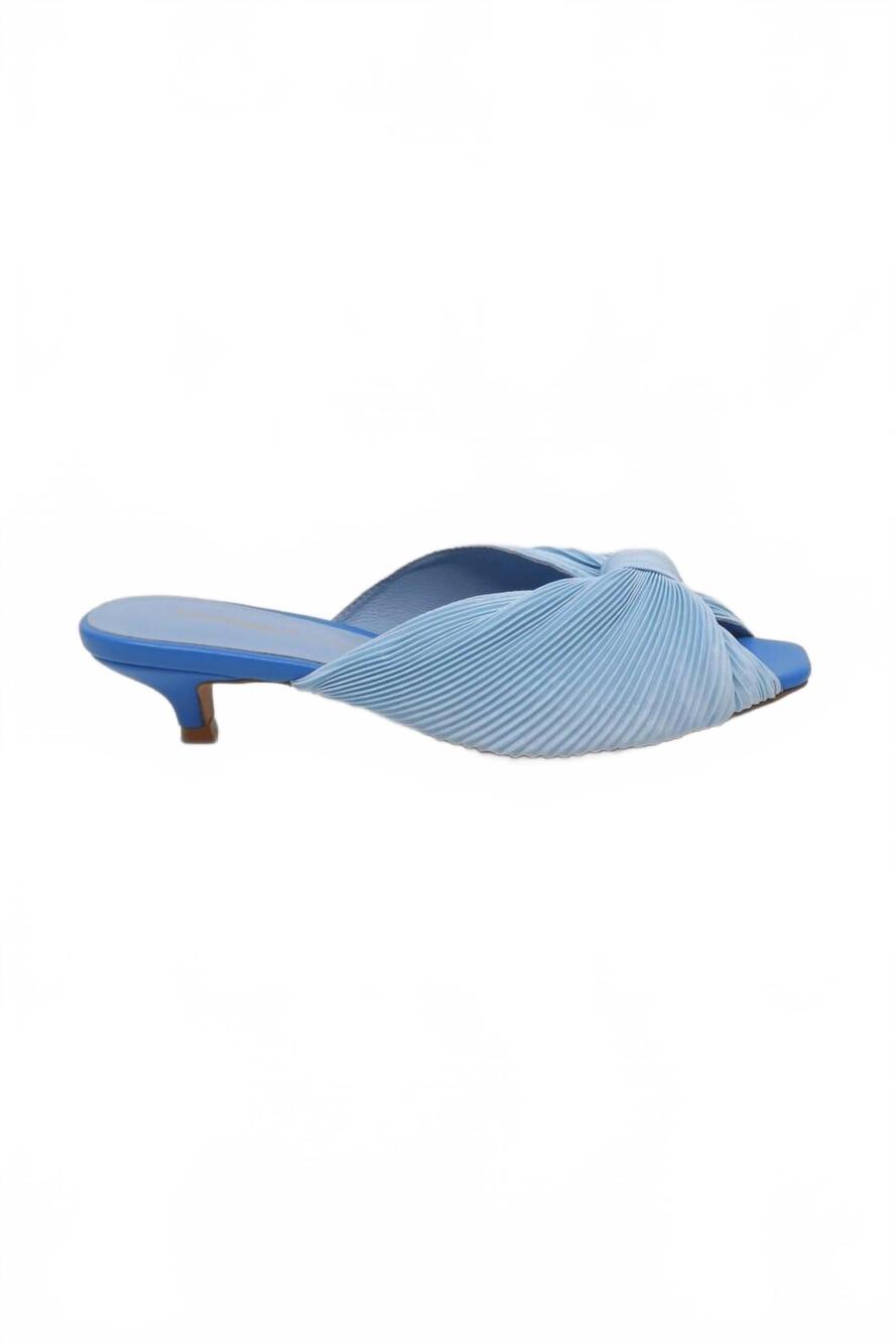 NEW INTENTIONALLY BLANK women's curfew leather kitten heel in baby blue
